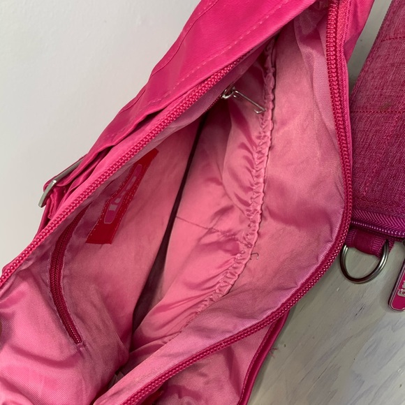 Lug pink purse and wallet combo. Key chain incl - Picture 2 of 6